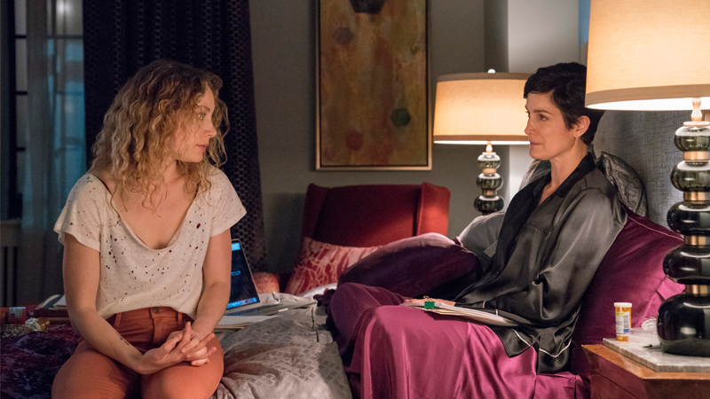 Jeri Hogarth (Carrie-Ann Moss) and a destructive new force in her life, Inez (Leah Gibson)